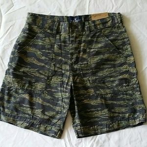 Mens American Eagle Outfitters Prep Camo Short